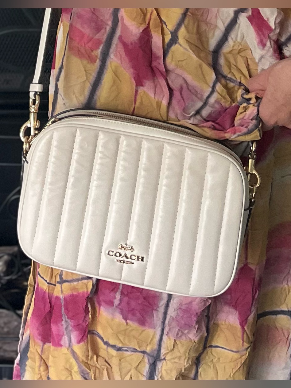 Coach Cream Quilted Leather Crossbody Bag In Excellent Condition.